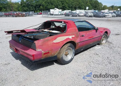 1984 Pontiac Firebird Trans Am из США, поврежденный, VIN 1G2AW87G3EL273898